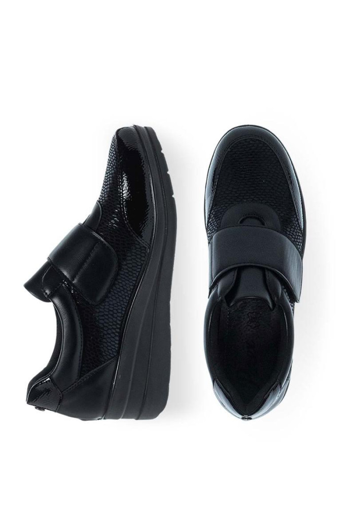 Parex μαύρα γυναικεία sneakers με φαρδύ λουράκι με velcro και χαμηλή wedge σόλα