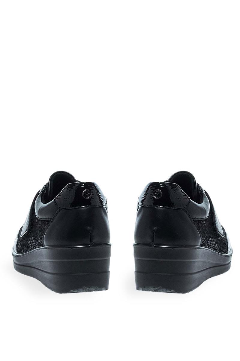 Parex μαύρα γυναικεία sneakers με φαρδύ λουράκι με velcro και χαμηλή wedge σόλα