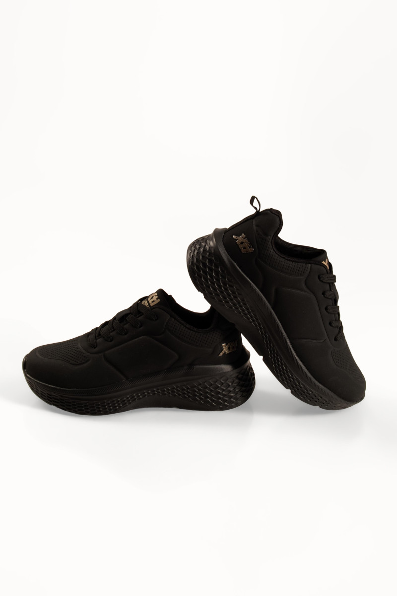 Xti μαύρα γυναικεία sneakers με χοντρή,ανάγλυφη σόλα