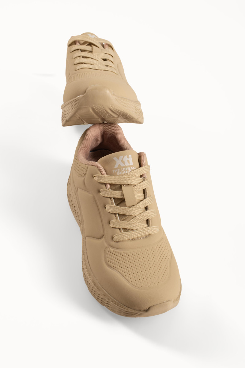 Xti μπεζ γυναικεία sneakers με χοντρή,ανάγλυφη σόλα