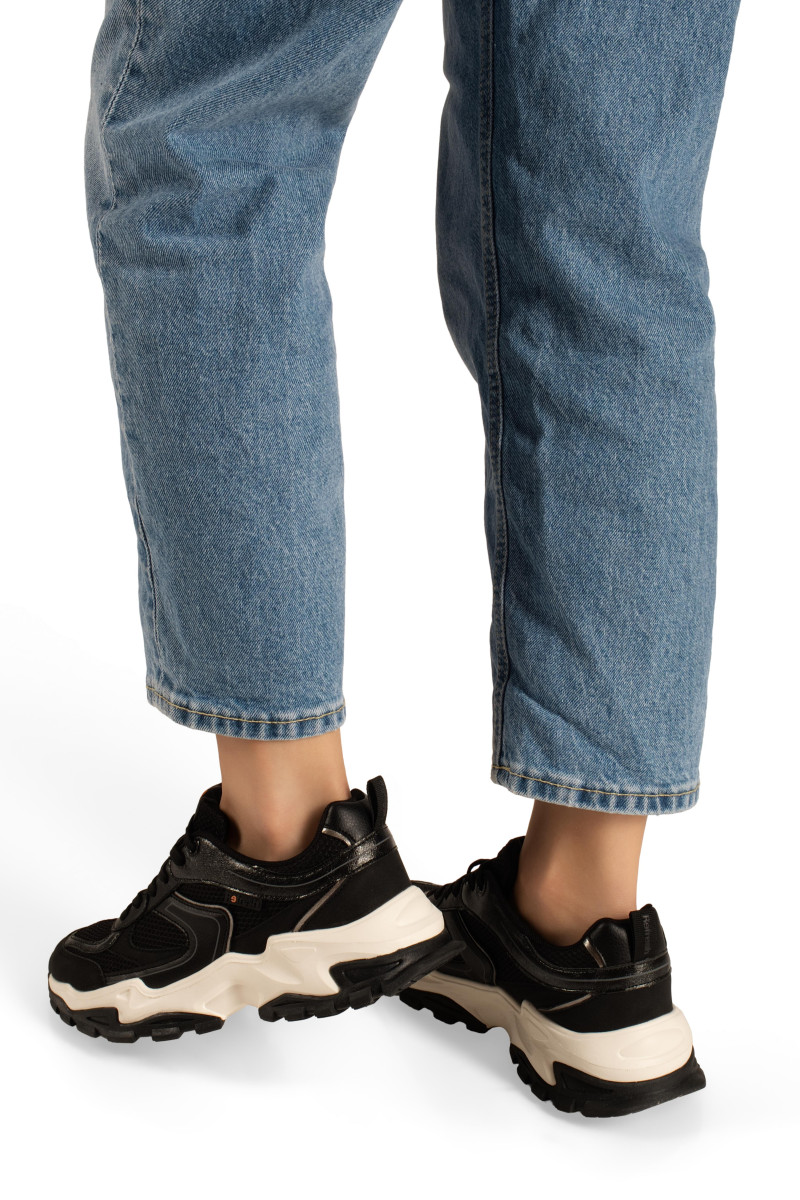 Refresh μαύρα γυναικεία sneakers με chunky σόλα και κορδόνια