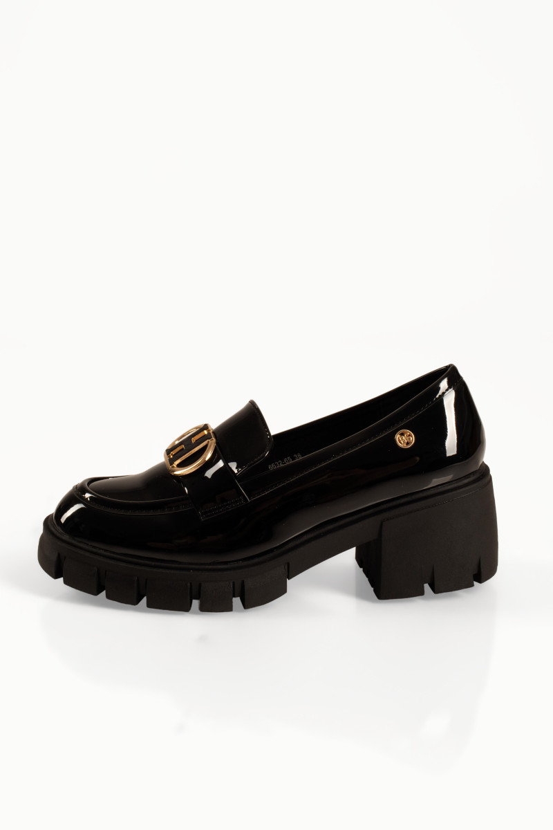 B-Soft μαύρα λουστρίνι γυναικεία loafers με τρακτερωτή σόλα και αγκράφα