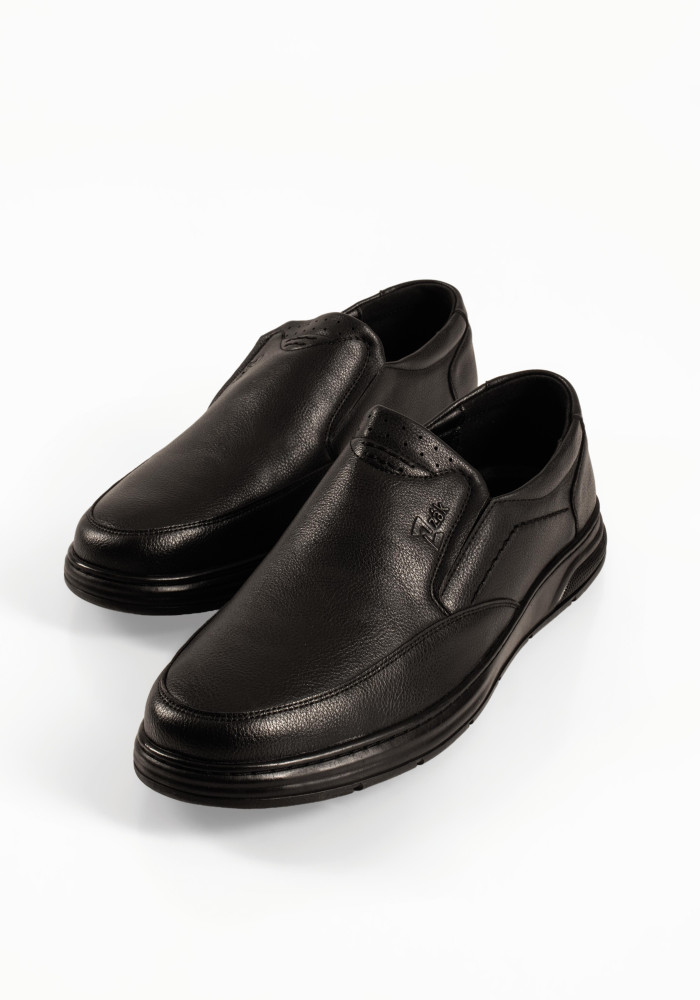 Zak ανδρικά μαύρα slip-on με διακριτικές ραφές