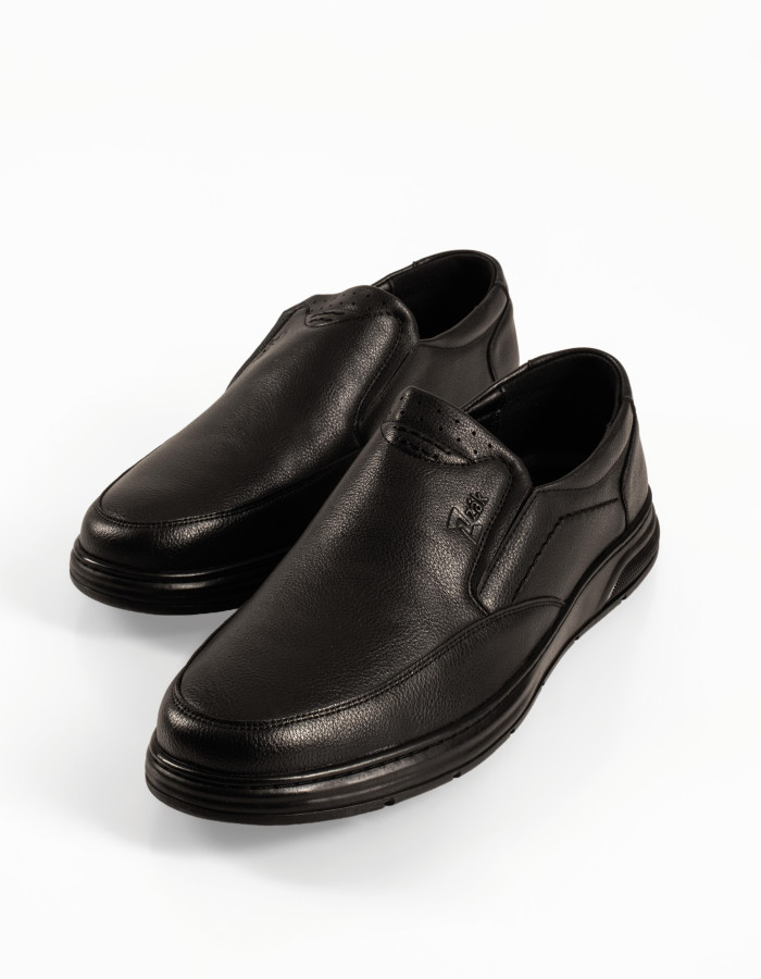 Zak ανδρικά μαύρα slip-on με διακριτικές ραφές