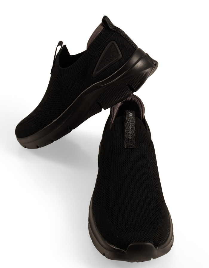 Ανδρικά μαύρα sneakers της Xti από διαπνέον υφασμάτινο υλικό