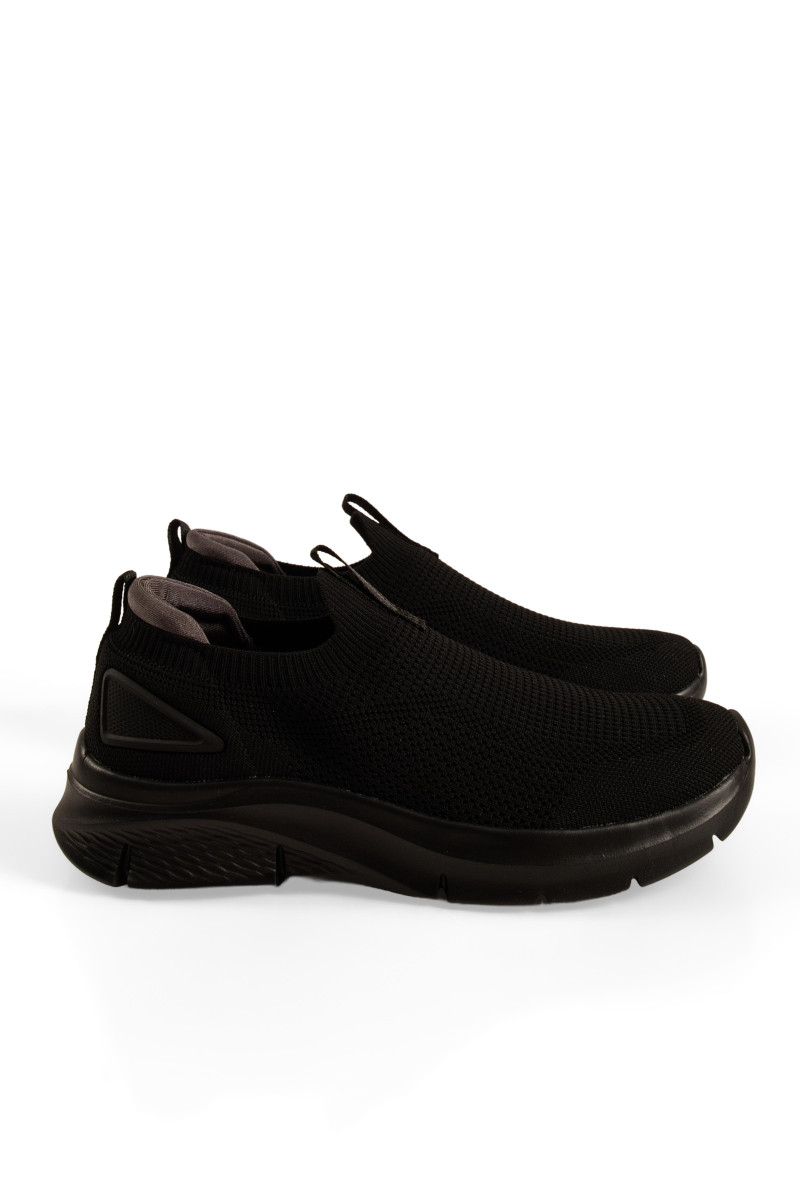 Ανδρικά μαύρα sneakers της Xti από διαπνέον υφασμάτινο υλικό