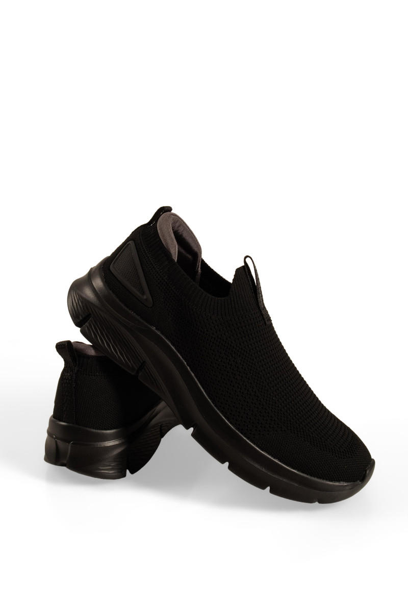 Ανδρικά μαύρα sneakers της Xti από διαπνέον υφασμάτινο υλικό