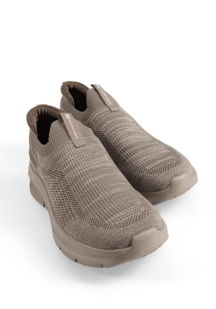 Γκρι ανδρικά sneakers της Xti από διαπνέον υφασμάτινο υλικό