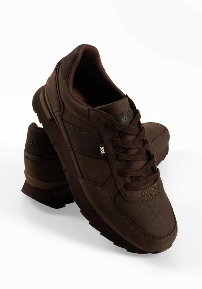 Xti καφέ sneakers με κορδόνια και πλαϊνές υφασμάτινες λεπτομέρειες