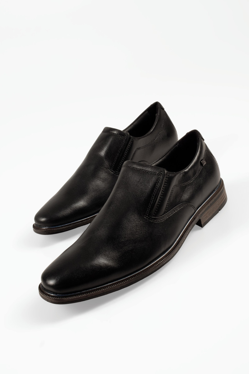 Pegada μαύρα ανδρικά δερμάτινα παπούτσια slip-on για επίσημο στυλ
