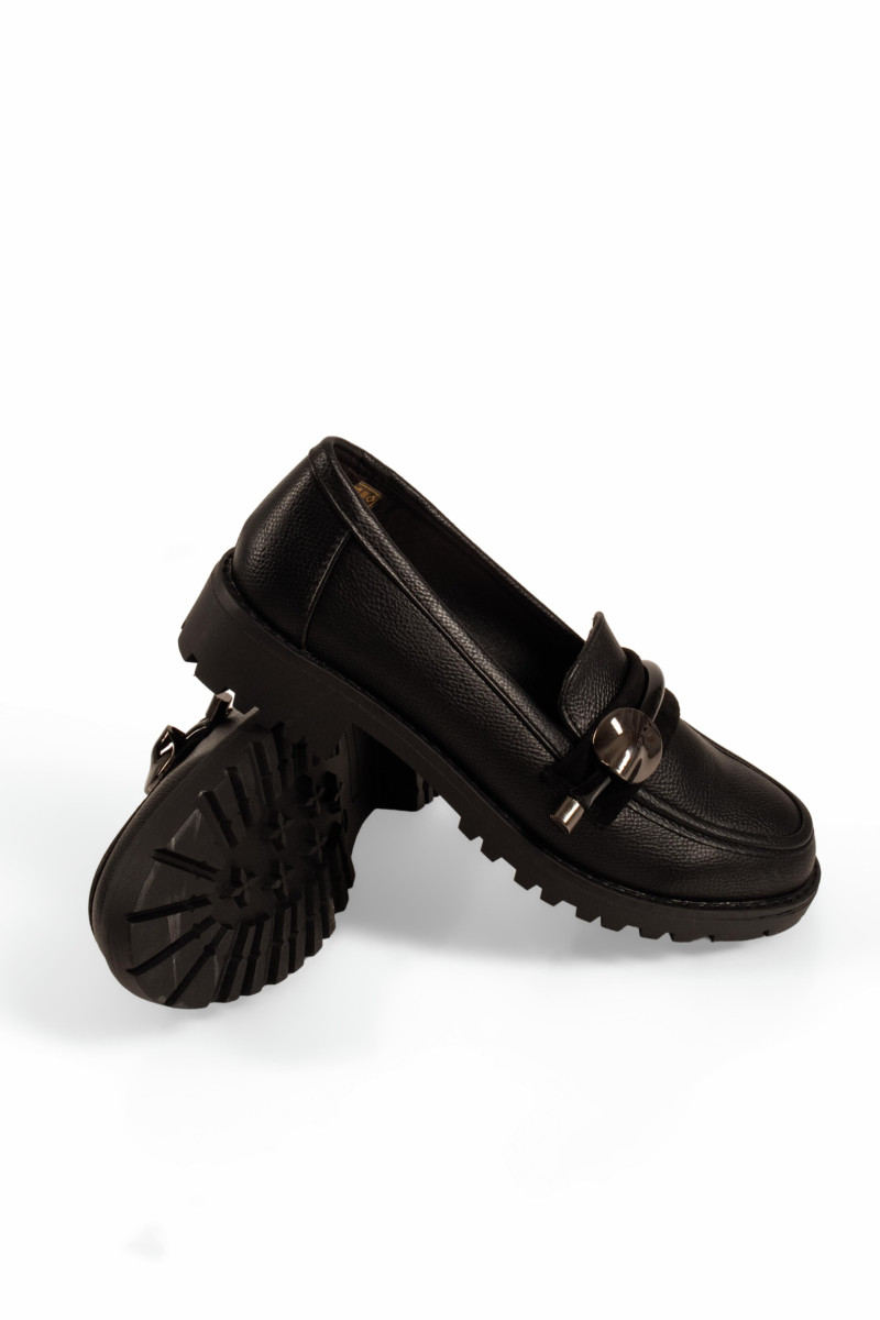 B-Soft μαύρα γυναικεία loafers με μεταλλική λεπτομέρεια μπροστά