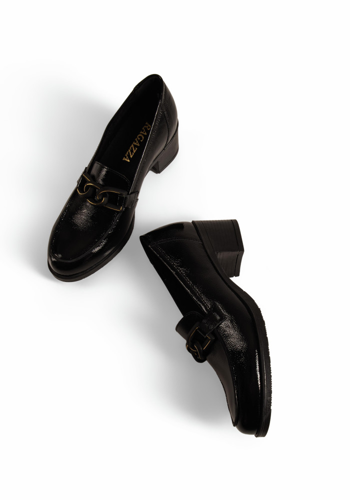 Ragazza λουστρίνι γυναικεία μαύρα loafers με αλυσίδα και block τακούνι