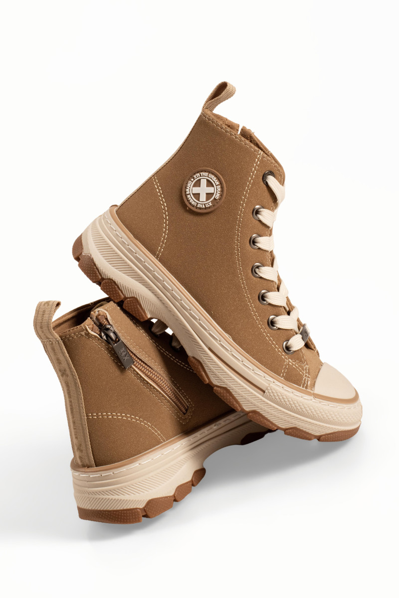 Xti chunky παιδικά sneakers μποτάκια με κορδόνια σε πούρο χρώμα