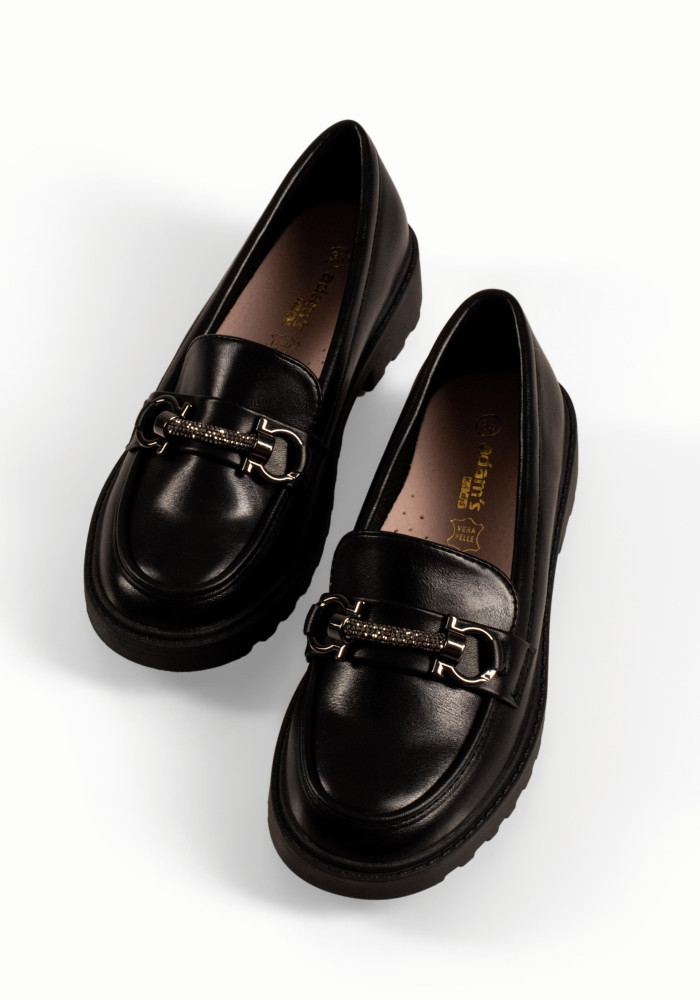 Adams μαύρα loafers για κορίτσια με μεταλλικό διακοσμητικό