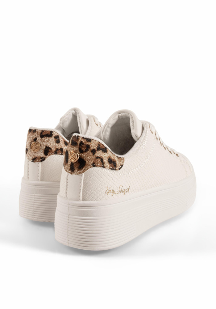 Δίσολα λευκά γυναικεία sneakers με κροκό υφή με λεοπάρ λεπτομέρεια πίσω