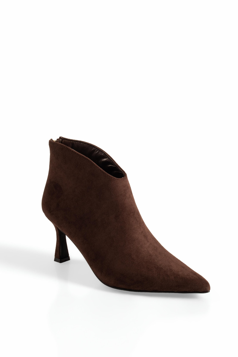 Σουέτ καφέ γυναικεία ankle boots με φερμουάρ στο πίσω μέρος