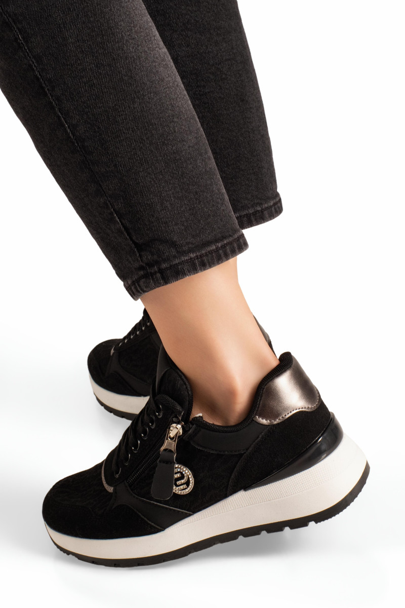 Γυναικεία sneakers μαύρα με φερμουάρ και chunky σόλα