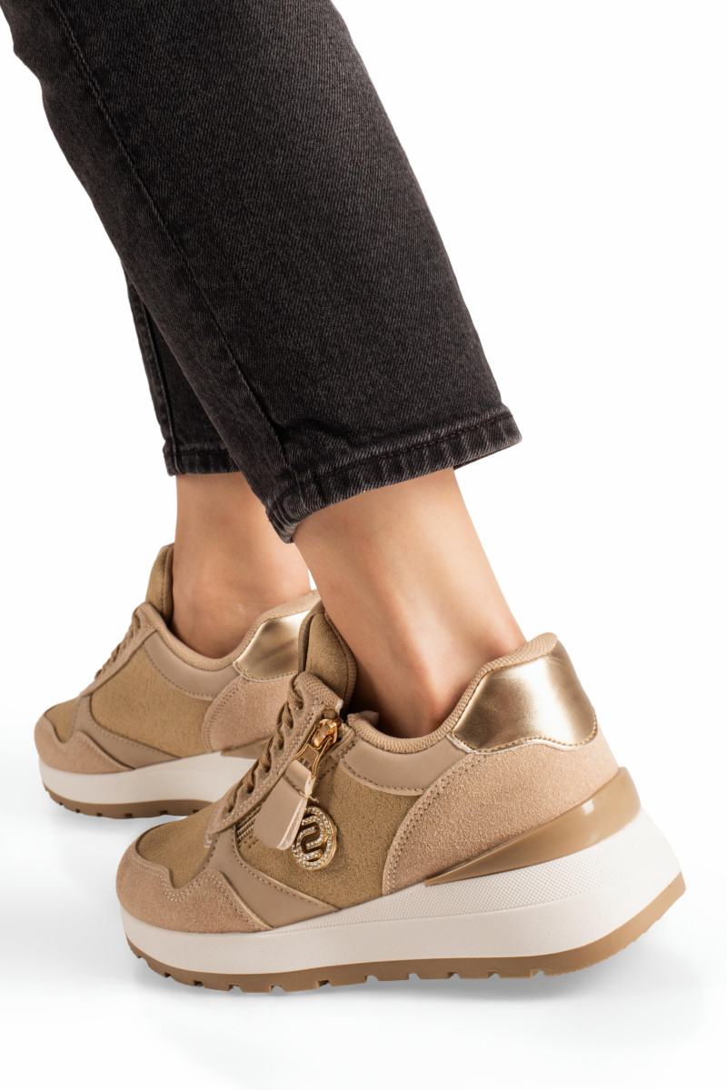 Γυναικεία sneakers μπεζ με φερμουάρ και chunky σόλα
