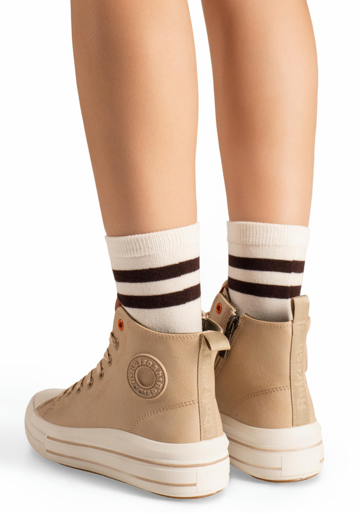 Γυναικεία μπεζ sneakers μποτάκια Refresh με πλαϊνό φερμουάρ για γρήγορη εφαρμογή