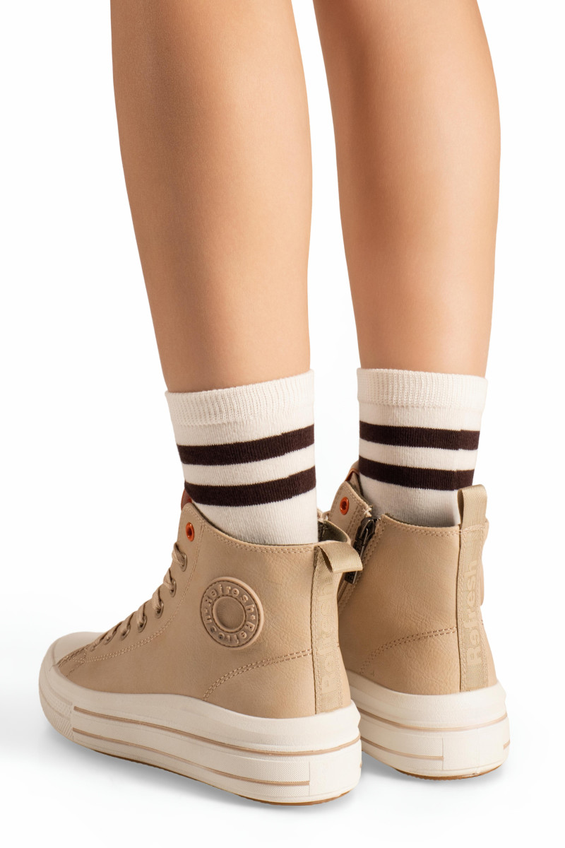 Γυναικεία μπεζ sneakers μποτάκια Refresh με πλαϊνό φερμουάρ για γρήγορη εφαρμογή