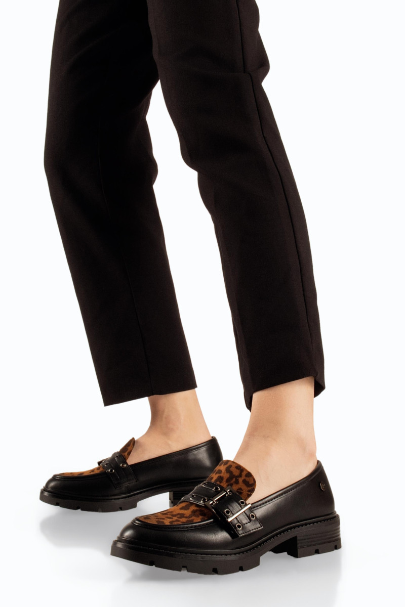 Zak γυναικεία μαύρα loafers με λεοπάρ σχέδιο και μεταλλική αγκράφα