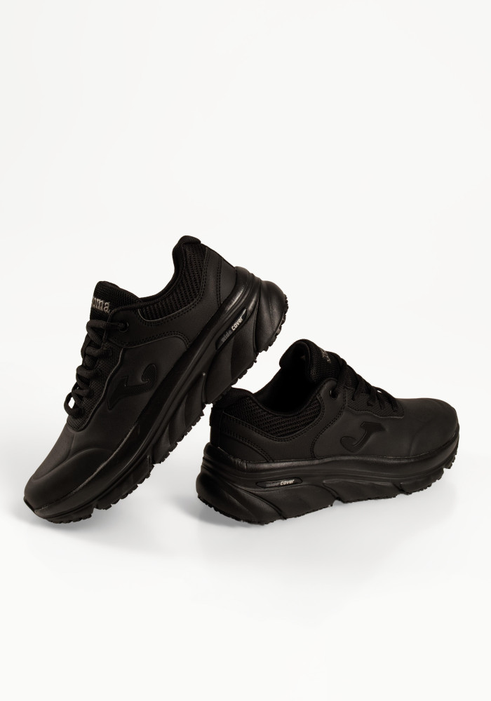 Unisex μαύρα αθλητικά Joma με ανάγλυφη σόλα και διάτρητη όψη
