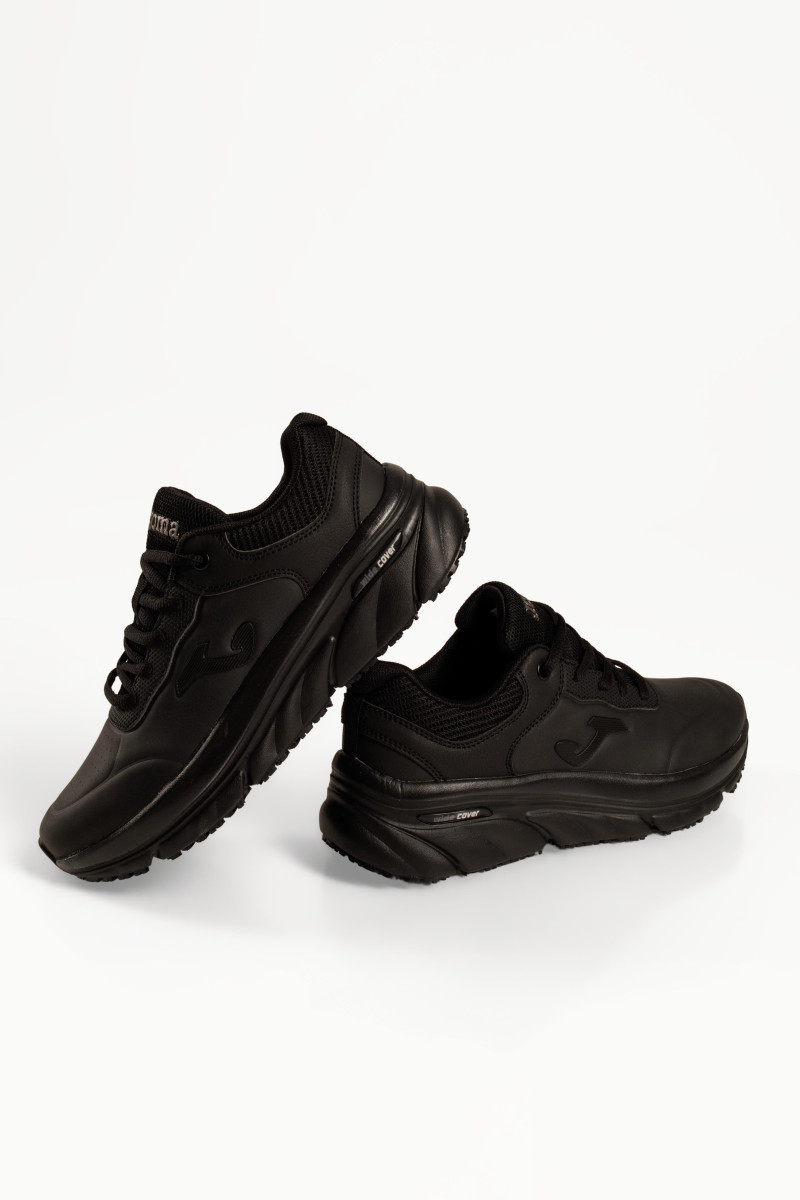Unisex μαύρα αθλητικά Joma με ανάγλυφη σόλα και διάτρητη όψη