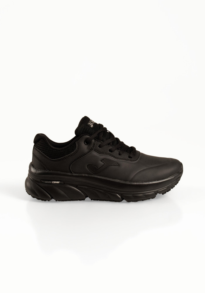 Unisex μαύρα αθλητικά Joma με ανάγλυφη σόλα και διάτρητη όψη