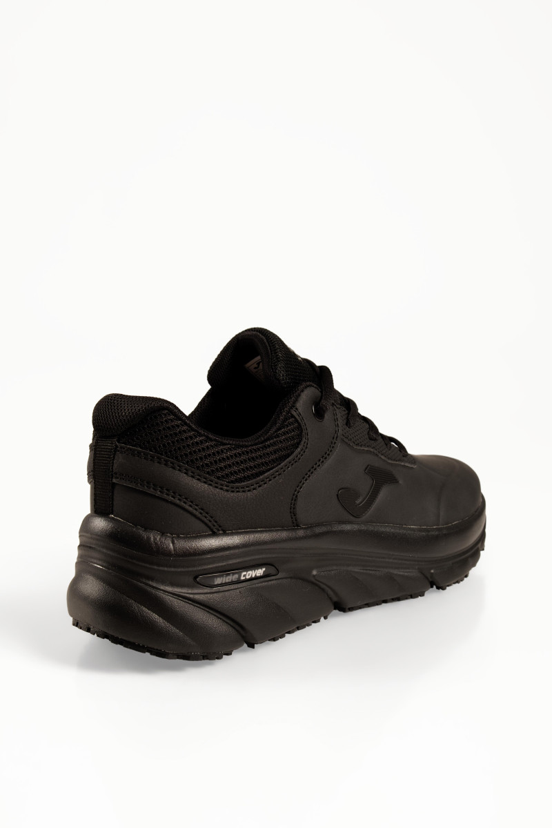 Unisex μαύρα αθλητικά Joma με ανάγλυφη σόλα και διάτρητη όψη
