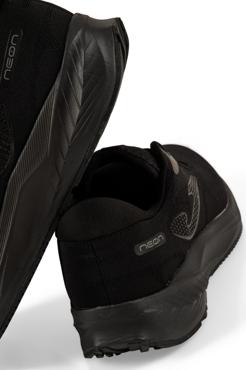 Ανδρικά sneakers Joma μαύρα με πλαϊνό λογότυπο και chunky σόλα