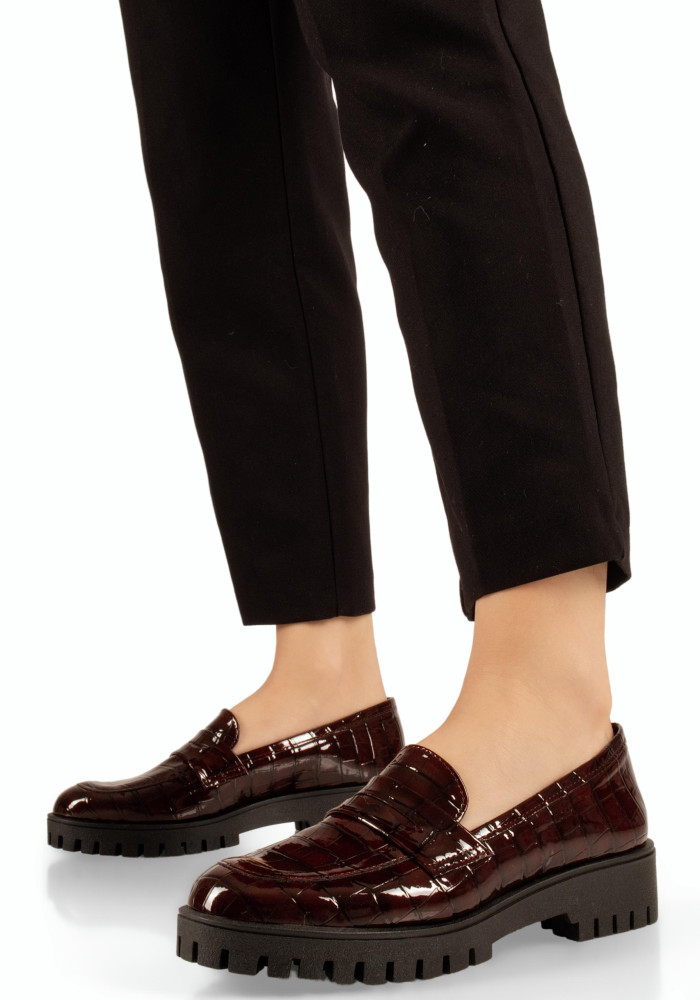 Si Bolleti μπορντώ λουστρίνι γυναικεία loafers με ανάγλυφο κροκό σχέδιο
