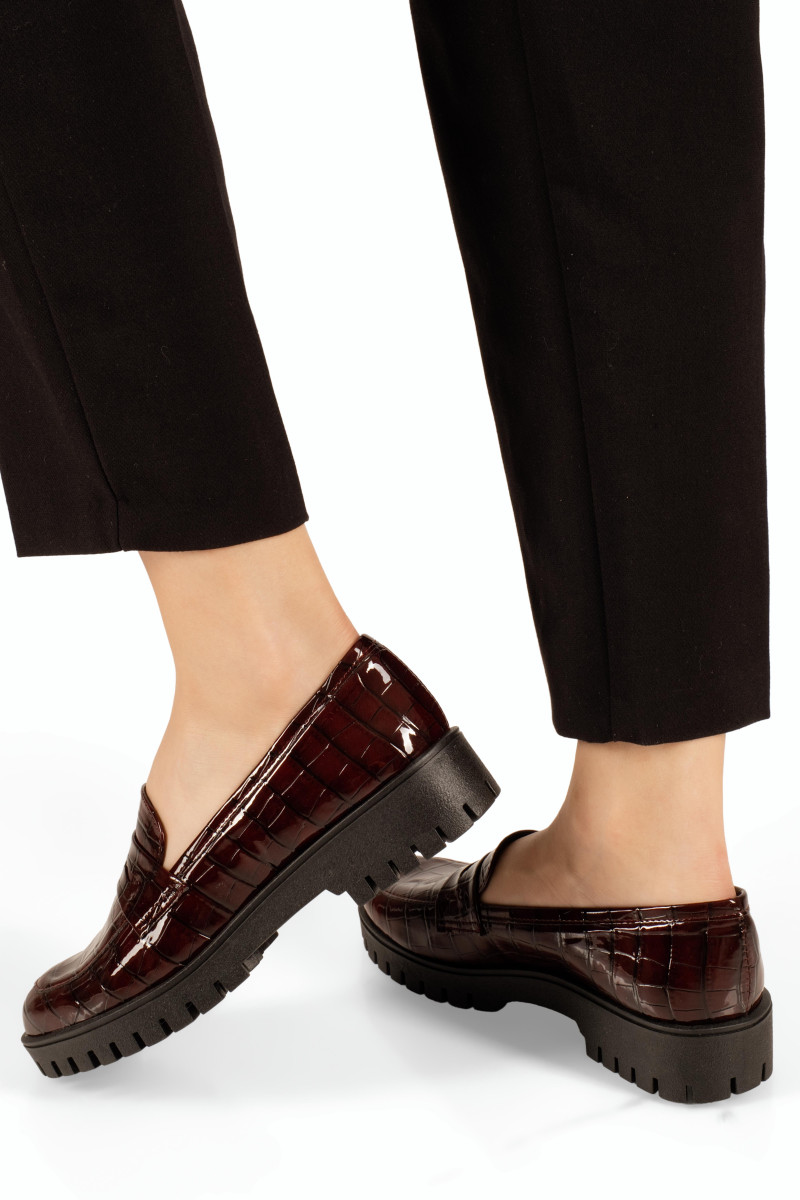 Si Bolleti μπορντώ λουστρίνι γυναικεία loafers με ανάγλυφο κροκό σχέδιο