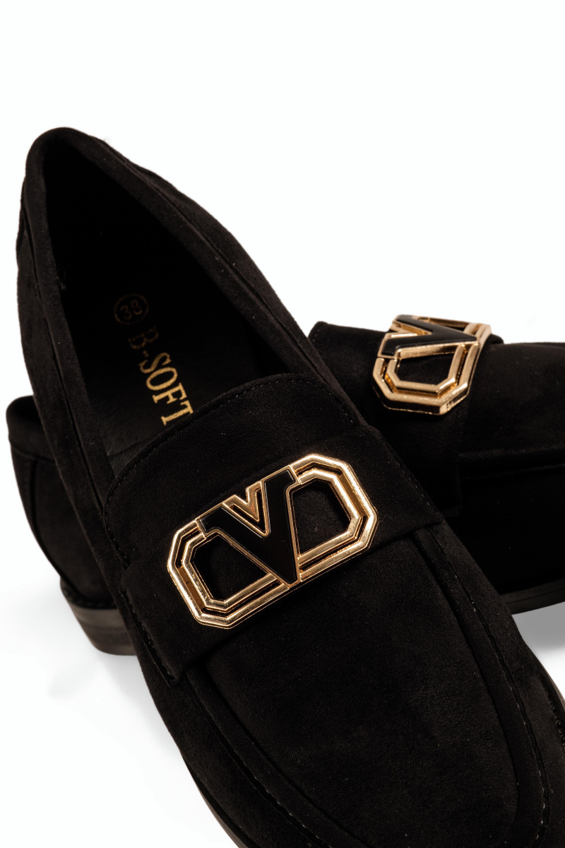 B-Soft μαύρα γυναικεία μοκασίνια suede με χρυσό διακοσμητικό στοιχείο