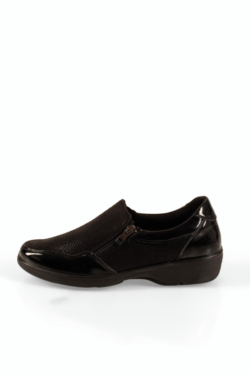 Zak γυναικεία παπούτσια μαύρα slip-on με ανάγλυφη υφή και φερμουάρ