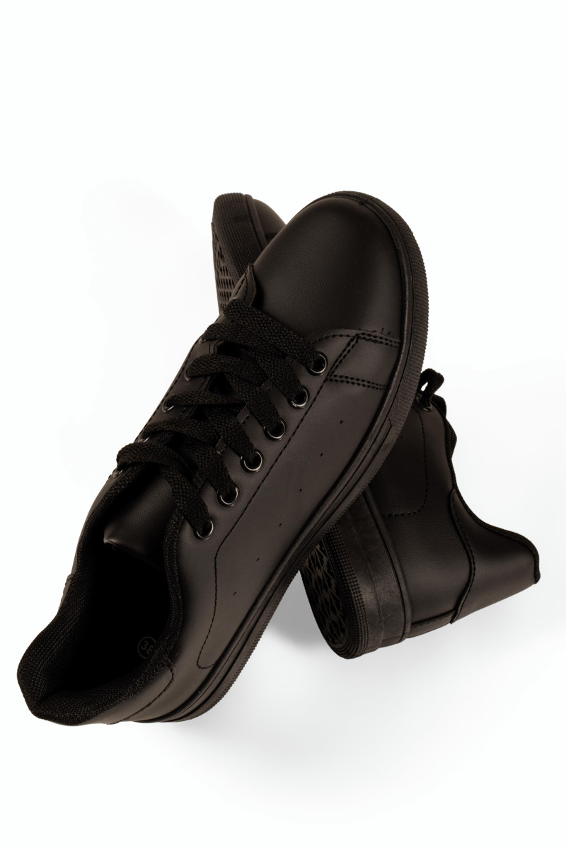 Unisex sneakers μαύρα με κορδόνια και διάτρητες λεπτομέρειες