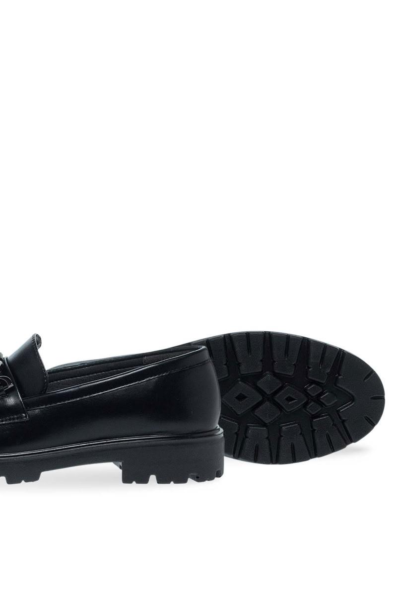 Γυναικεία loafers Parex με μεταλλικό chain διακοσμητικό και χαμηλή chunky σόλα