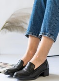 Loafers με τακούνι και matte υφή 396.D2731-L