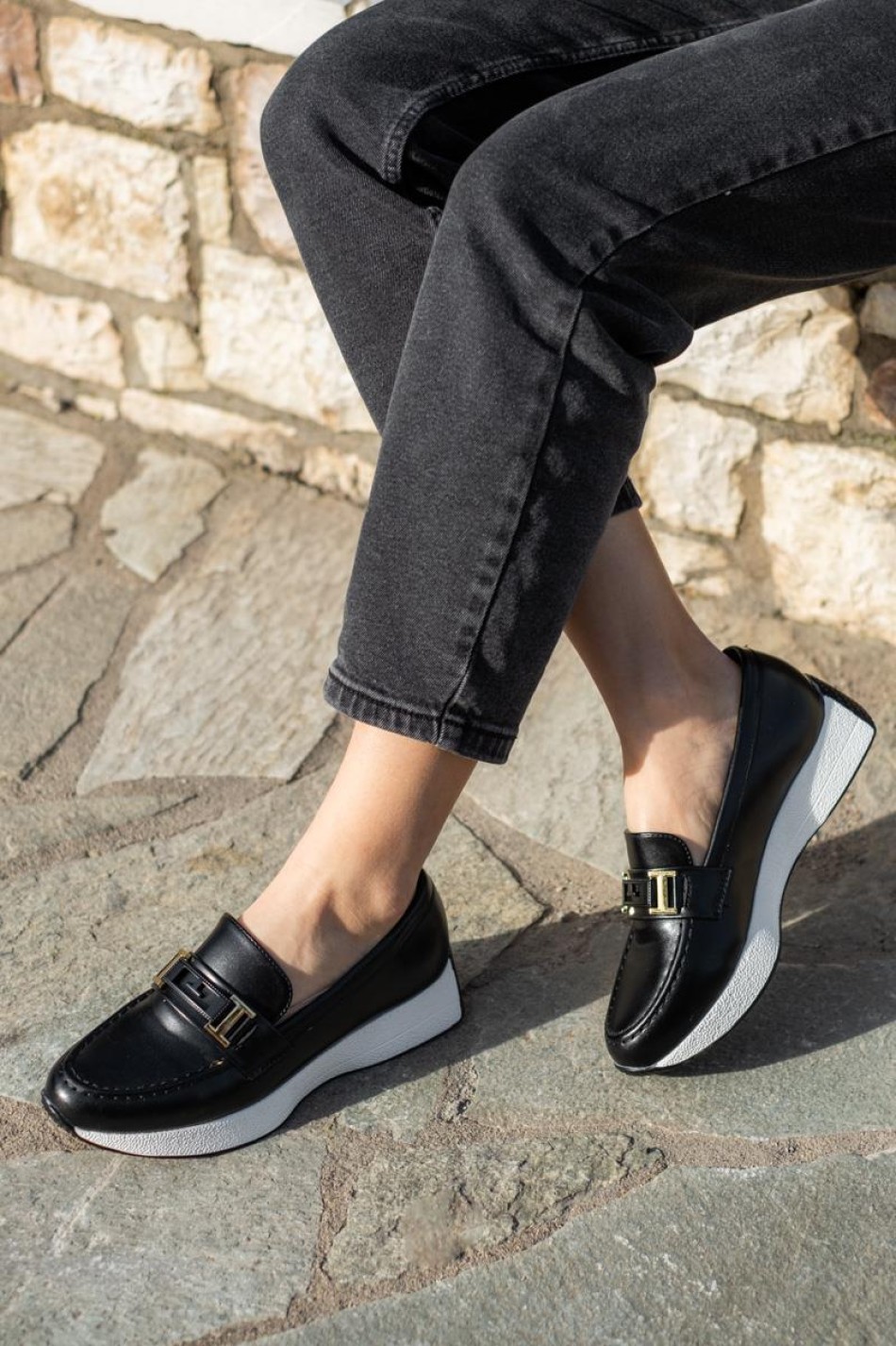 Ματ loafers με διακοσμητική αγκράφα 330.LL1476-L ΜΑΥΡΟ Ματ loafers με διακοσμητική αγκράφα 330.LL1476-L ΜΑΥΡΟ