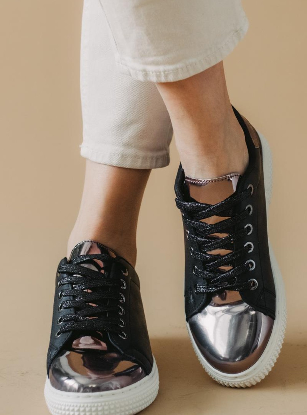 Tennis sneakers με mirror effect 330.BK09-L ΜΑΥΡΟ/ΑΣΠΡΟ Tennis sneakers με mirror effect 330.BK09-L ΜΑΥΡΟ/ΑΣΠΡΟ