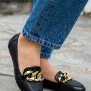 Flat loafers με διακοσμητική αλυσίδα στο μπροστινό μέρος 414.LT2161-L ΜΑΥΡΟ Flat loafers με διακοσμητική αλυσίδα στο μπροστινό μέρος 414.LT2161-L ΜΑΥΡΟ