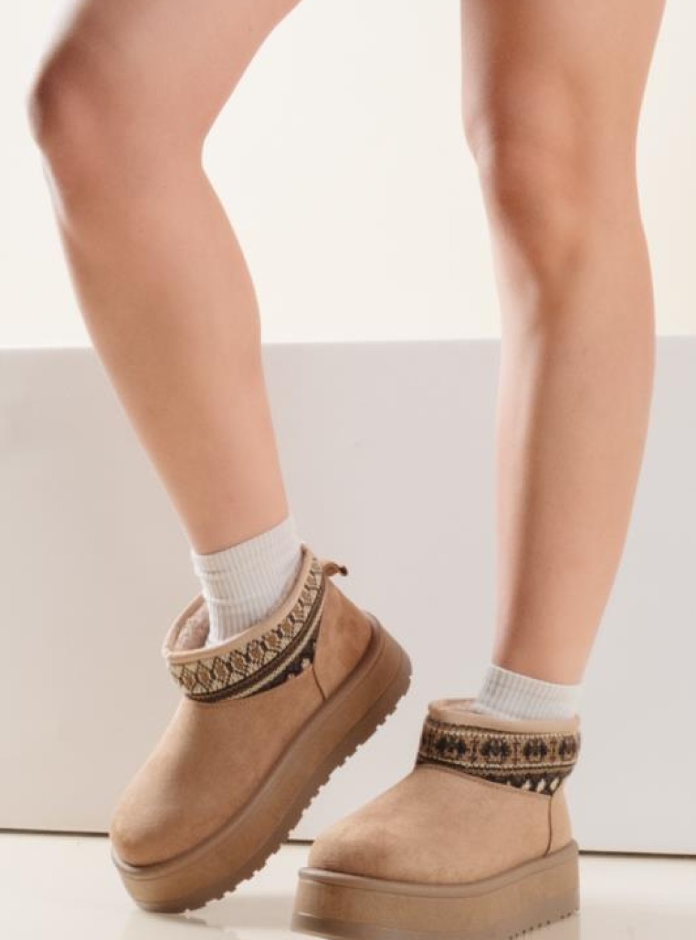 Boho δίσολα μποτάκια με γούνα 330.C761-L ΠΟΥΡΟ Boho δίσολα μποτάκια με γούνα 330.C761-L ΠΟΥΡΟ