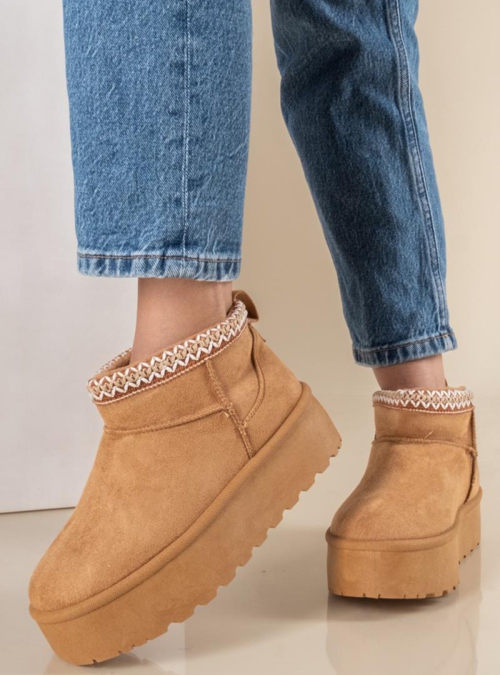 Suede μποτάκι με διπλή σόλα και εσωτερική γούνα 431.OX23359-L ΤΑΜΠΑ