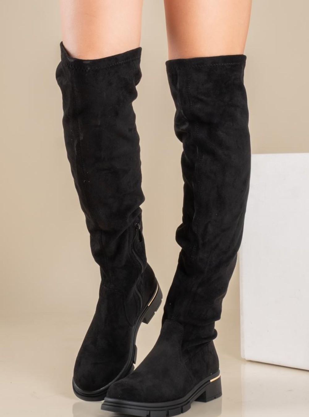 Over the knee suede μπότα με μεταλλικό διακοσμητικό 431.OS607-C ΜΑΥΡΟ Over the knee suede μπότα με μεταλλικό διακοσμητικό 431.OS607-C ΜΑΥΡΟ