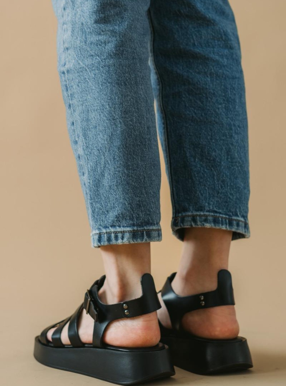 BAROQUE Δερμάτινα flatforms τύπου gladiator 305.220-L ΜΑΥΡΟ BAROQUE Δερμάτινα flatforms τύπου gladiator 305.220-L ΜΑΥΡΟ