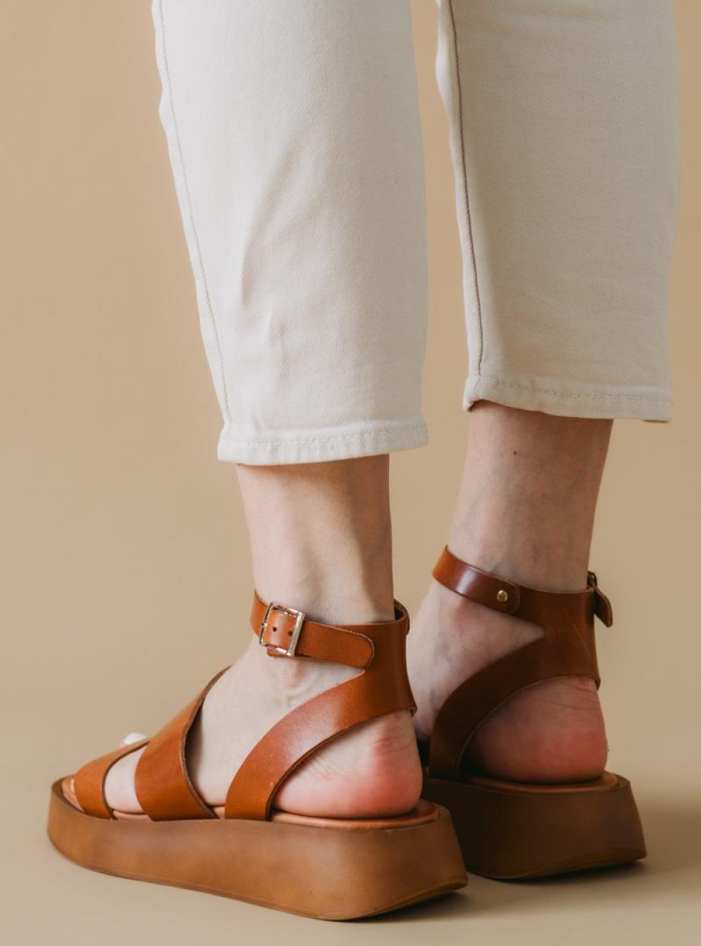 BAROQUE Δερμάτινα flatforms με δυο φάσες 305.217-L ΤΑΜΠΑ BAROQUE Δερμάτινα flatforms με δυο φάσες 305.217-L ΤΑΜΠΑ