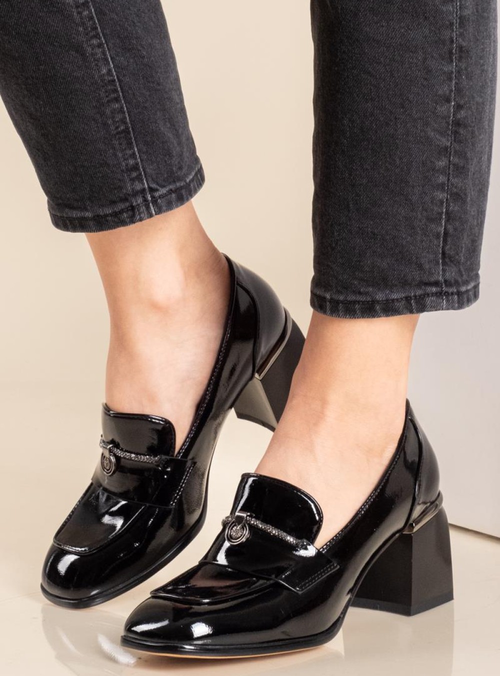 Adams λουστρίνι loafers με τακούνι 004.815-24503-LU ΜΑΥΡΟ Adams λουστρίνι loafers με τακούνι 004.815-24503-LU ΜΑΥΡΟ
