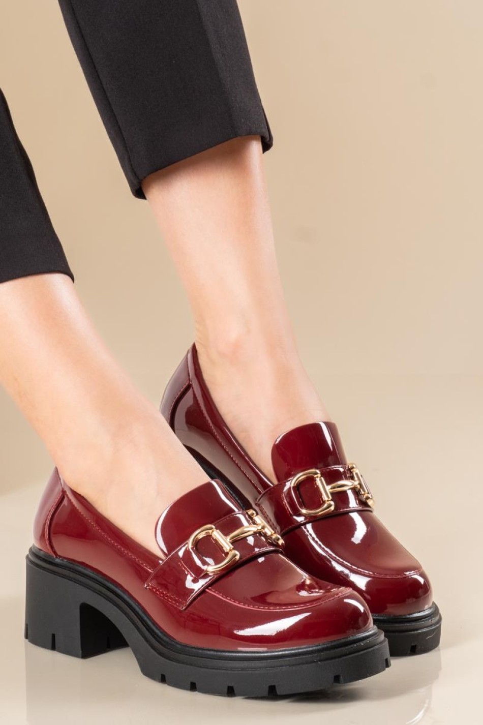 Chunky loafers λουστρίνι με χρυσή αγκράφα 425.Q8708-LU ΜΠΟΡΝΤΩ Chunky loafers λουστρίνι με χρυσή αγκράφα 425.Q8708-LU ΜΠΟΡΝΤΩ