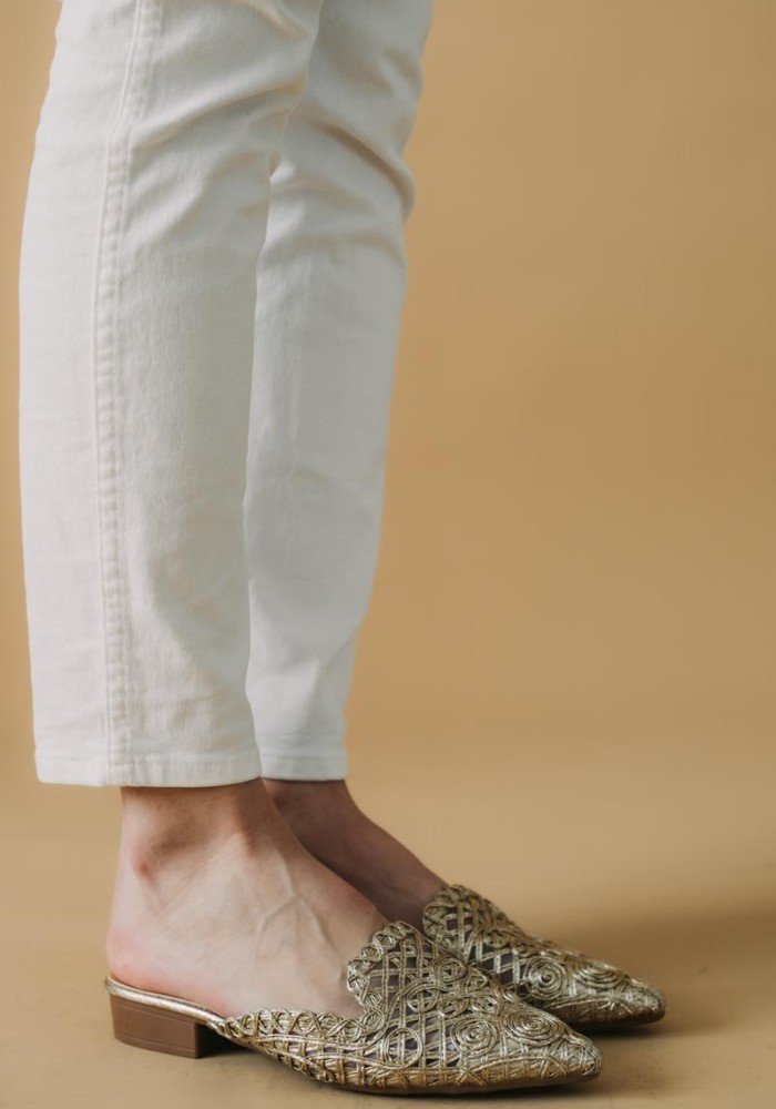 Flat mules με πλεκτό διάτρητο σχέδιο από ψάθα 330.UD6-56-F ΧΡΥΣΟ