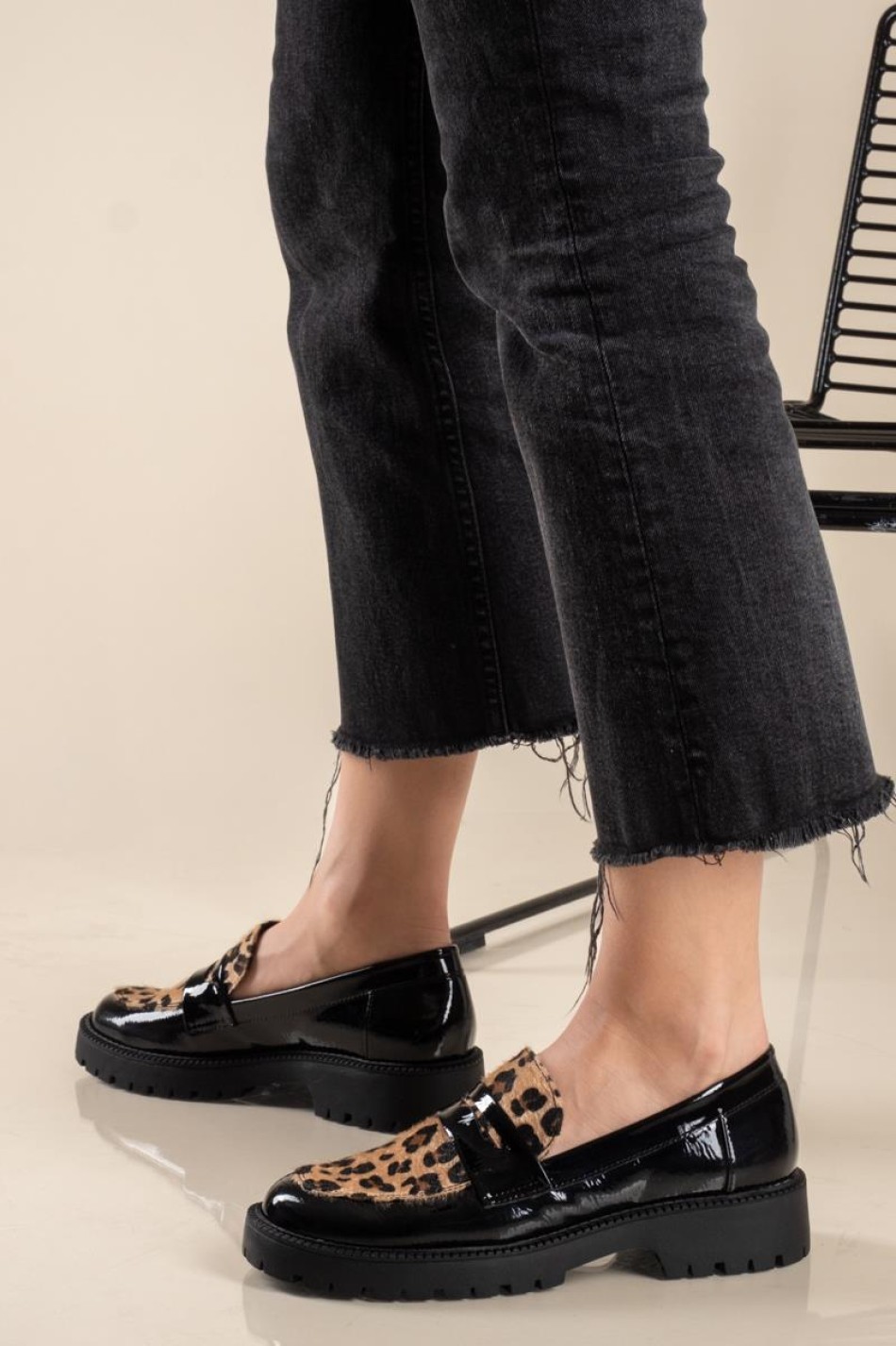 Λουστρίνι loafer με λεοπάρ pony skin λεπτομέρειες 330.2504-LU ΜΑΥΡΟ/ΛΕΟΠΑΡ