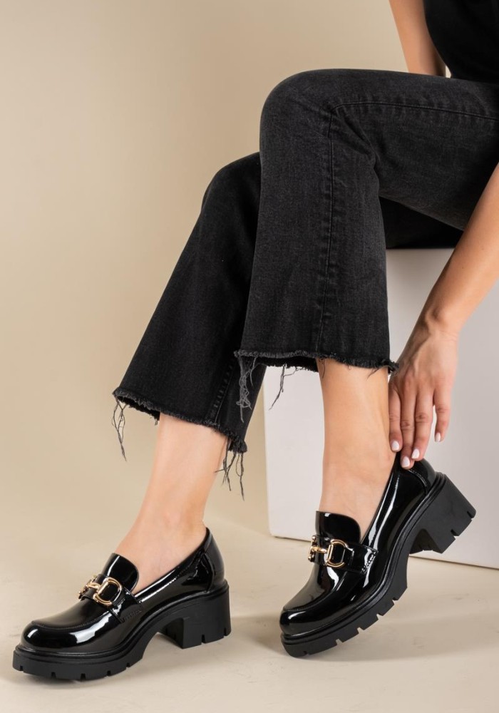 Chunky loafers λουστρίνι με χρυσή αγκράφα 425.Q8708-LU ΜΑΥΡΟ Chunky loafers λουστρίνι με χρυσή αγκράφα 425.Q8708-LU ΜΑΥΡΟ